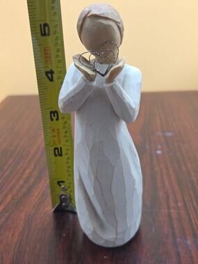 Willow Tree 'Lots of Love' Figurine by Susan Lordi